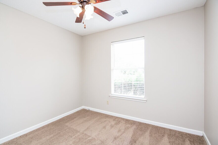 Building Photo - 7117 Puddin Ln