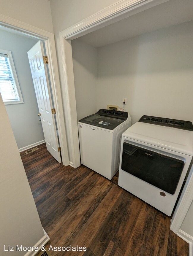 Building Photo - 3 br, 2.5 bath House - 3417 Indian Path