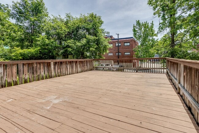 Building Photo - 834 Industry St