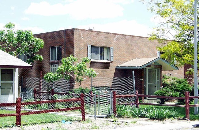 Primary Photo - 1734 Paris St