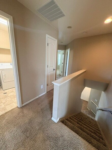 Building Photo - 1652 Chelmsford Ct