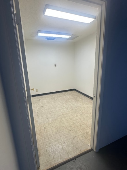 Building Photo - 2221 W SW Loop 323