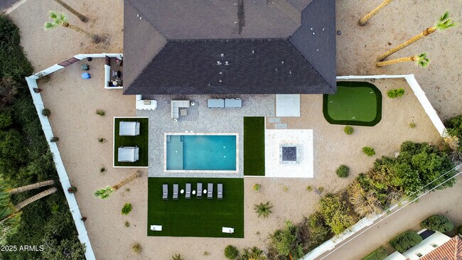 Building Photo - 4633 N 49th Pl