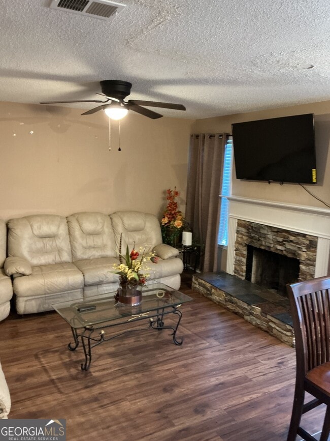 Building Photo - 7542 Mountain Creek Bluff