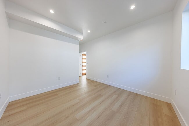 Building Photo - 2424 Westview Dr.