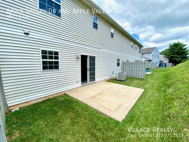 Building Photo - 818 Apple Valley Dr