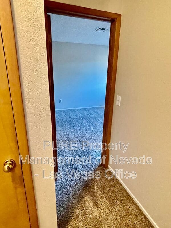 Building Photo - 2650 Sumac Ln