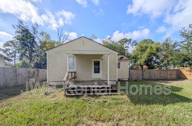 Building Photo - 4445 Irvington Ave