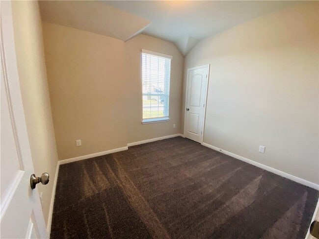 Building Photo - 721 Hollyhock Dr