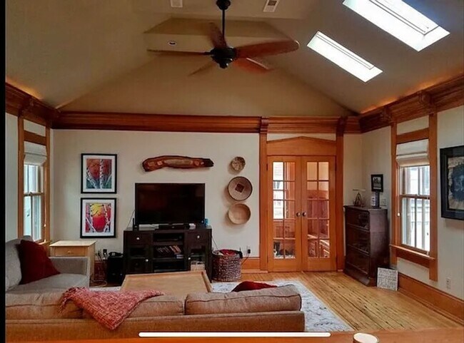 Building Photo - Rare Find in Brewer’s Hill – Bright, Chara...
