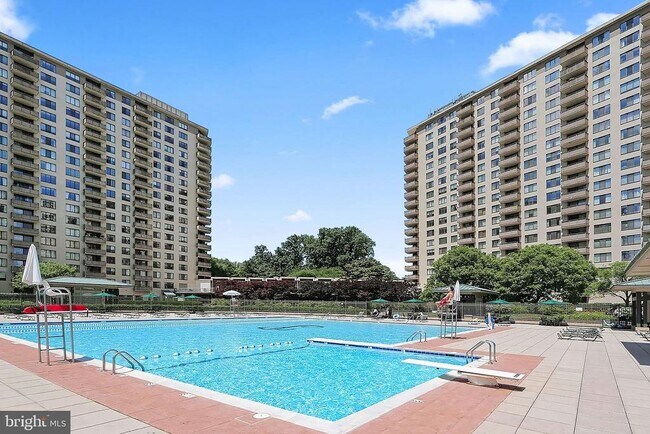 Building Photo - 5225 Pooks Hill Rd