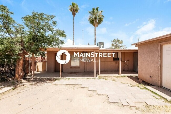 Building Photo - 4 Bedroom Pet-Friendly Home in Tucson, AZ with Main Street Renewal