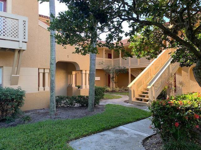 Building Photo - 4831 Via Palm Lakes