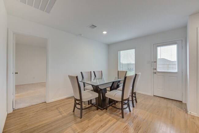 Building Photo - 3110 Spanish Oak Ln