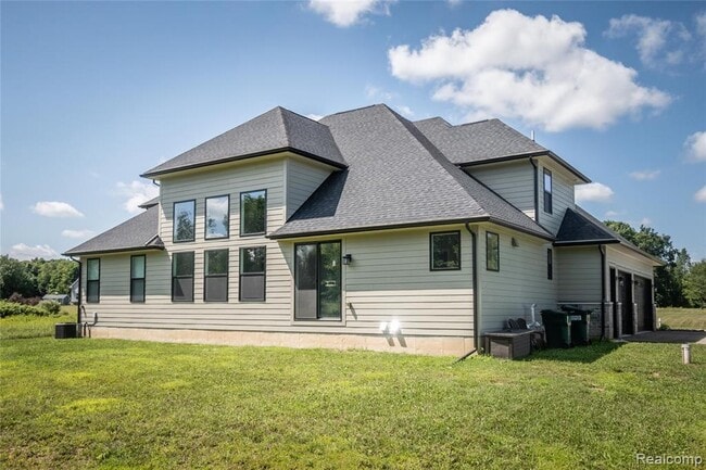 Building Photo - 5344 Birch Dr