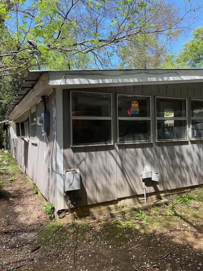 Primary Photo - 2826 Bettys Ln