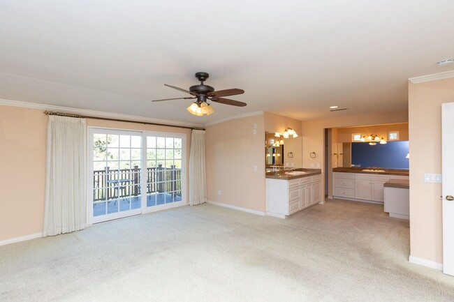 Building Photo - 3 bed, 2.5 bth, HOME in RANCHO SAN DIEGO