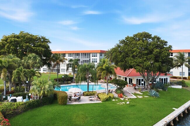 Building Photo - 3000 NE 48th Ct