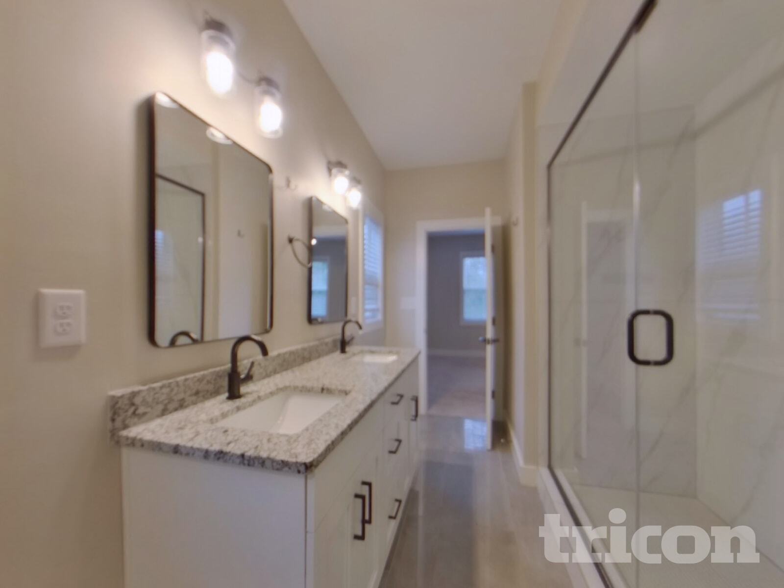 Building Photo - 3047 Ridge Ave