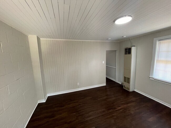 Building Photo - New Bern 505