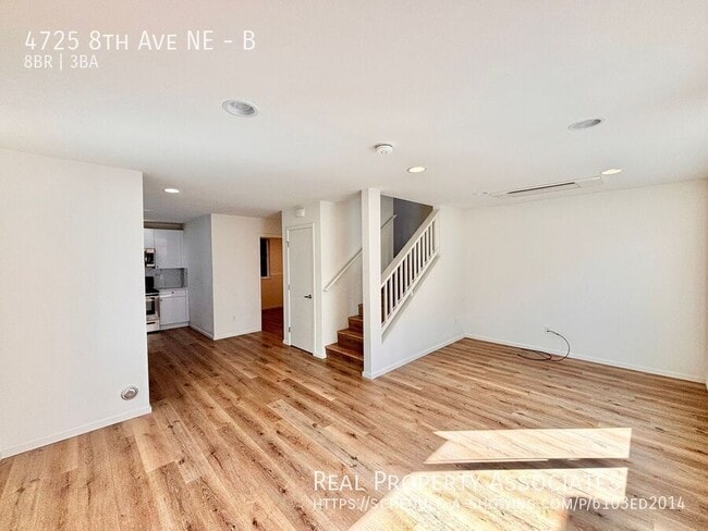 Building Photo - 4725 8th Ave NE