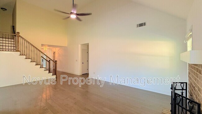 Building Photo - 338 Brookstone Dr