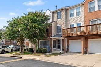 Building Photo - 4046 Chetham Wy