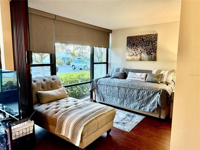 Building Photo - 618 Bird Bay Dr S