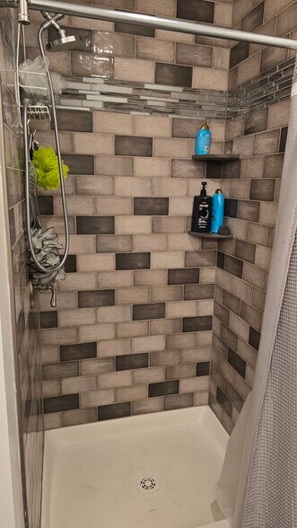 Building Photo - 4319A Central Ave