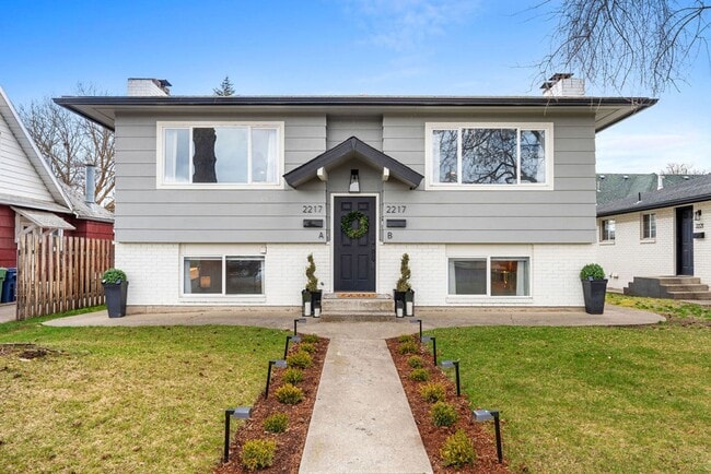 Building Photo - Cozy 2B/1B Unit A I Near Gonzaga/WSU/EWU & 5 Hospitals I Pet Friendly (Furnished)