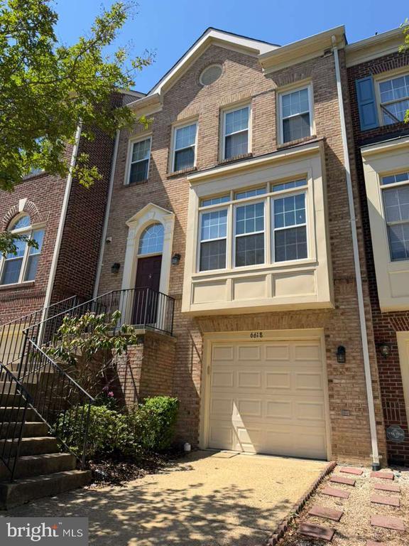 Building Photo - 6618 Thurlton Dr
