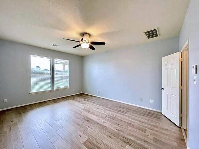 Building Photo - 21510 Sierra Long Dr