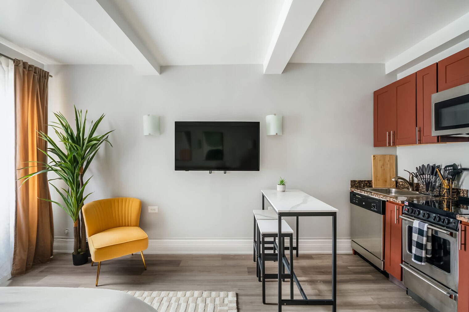 Building Photo - 240 W 73rd St