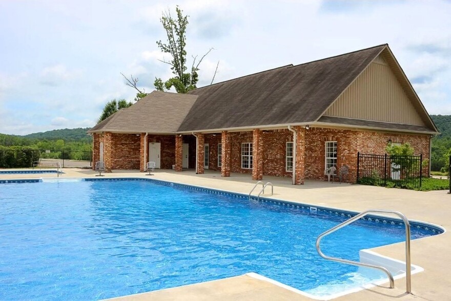 Building Photo - 165 Clover Ln