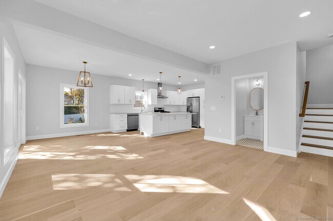 Building Photo - 183 Vesper St