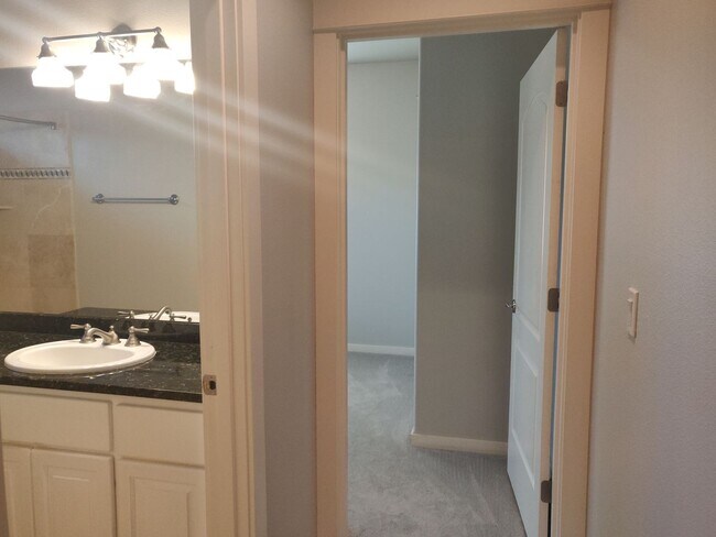Building Photo - Stunning 4x2 with all bedrooms on the main...