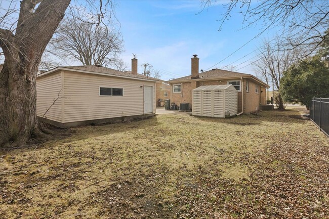 Building Photo - 4538 Dempster St