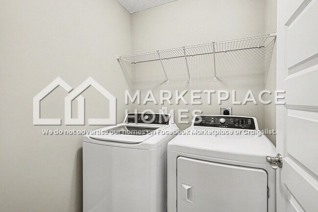 Building Photo - 2437/109 Bell St