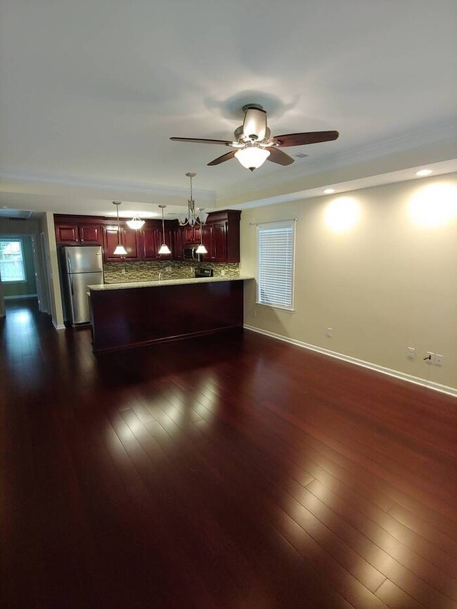 Building Photo - College students welcome