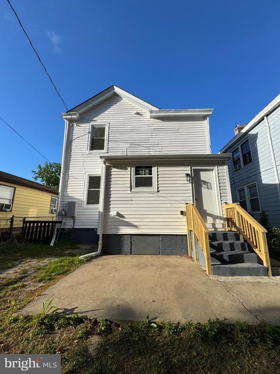 Building Photo - 622 Pollock St