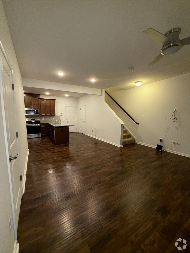 Building Photo - 2719 Pinebrook Rd