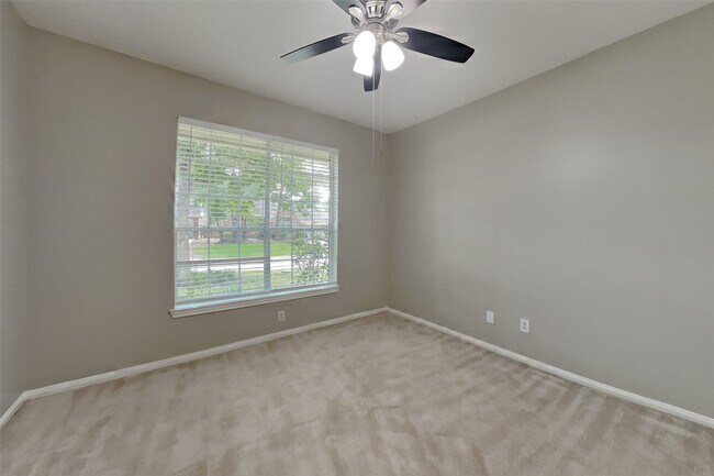 Building Photo - 2922 Maple Bend Dr