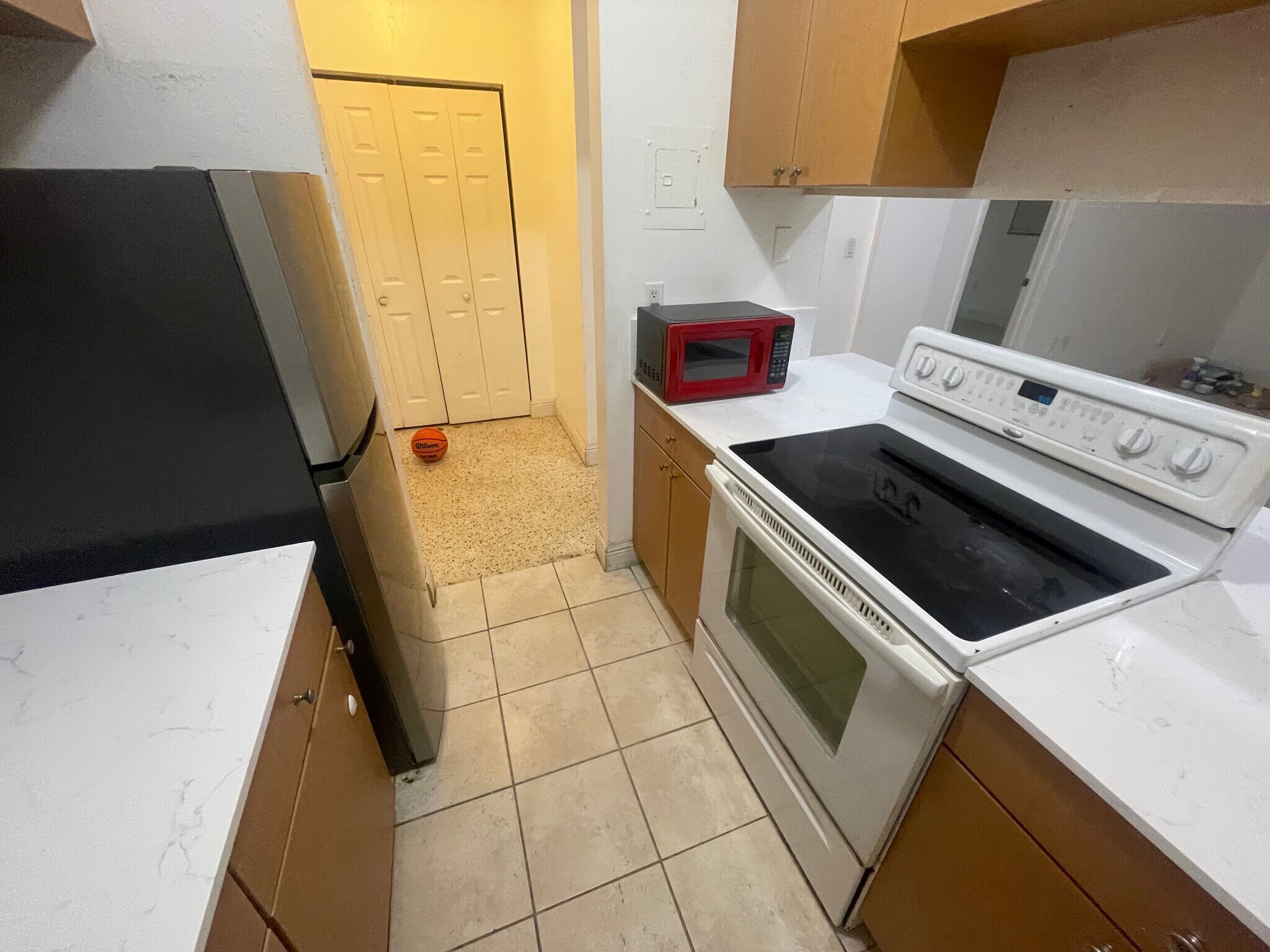 Kitchen - 665 NE 83rd Ter