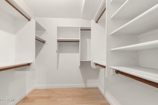 Building Photo - 1580 W Springfield Way