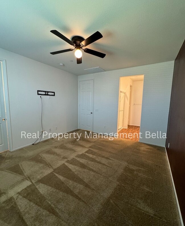 Building Photo - Beautiful Corner-Lot Home with Open Floor ...