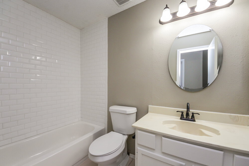 Building Photo - 634 Arbukle Ct