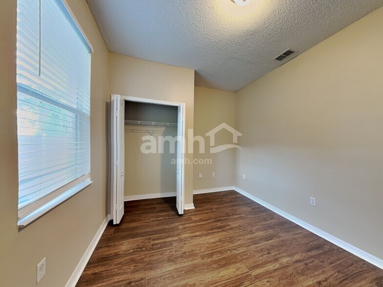 Building Photo - 9955 Shadow Creek Dr