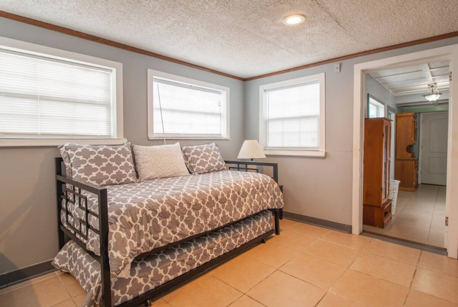 Building Photo - 1731 Grayson Dr