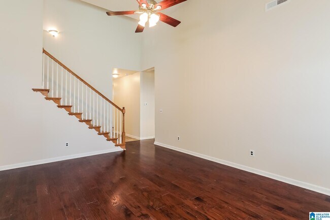 Building Photo - 1043 Kerry Dr