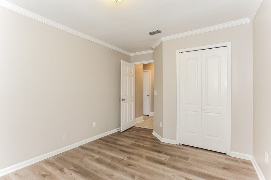 Building Photo - 248 Carriann Cove Trail W